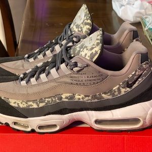 AIR MAX 95 SE ENIGMA